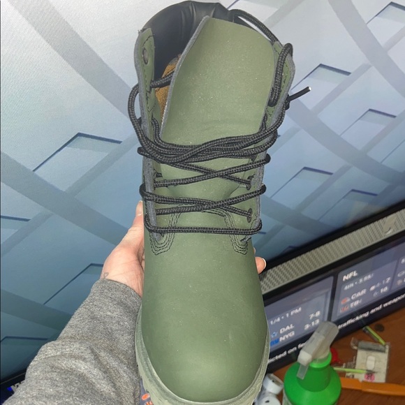 Timberland Olive and Black Boot - Picture 5 of 7
